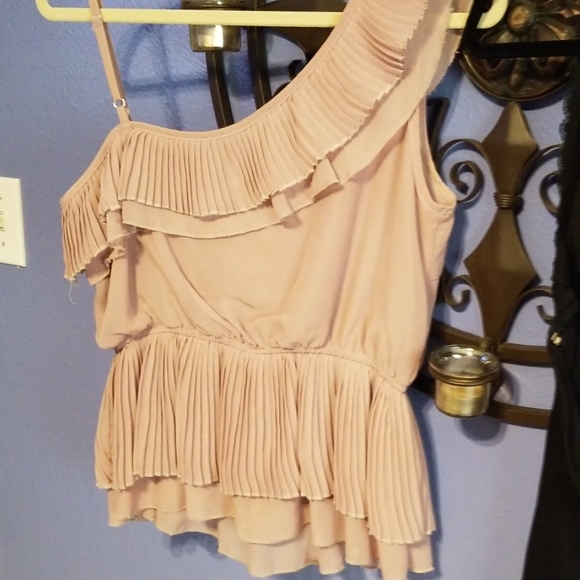 2 beautiful tank tops - Picture 5 of 7